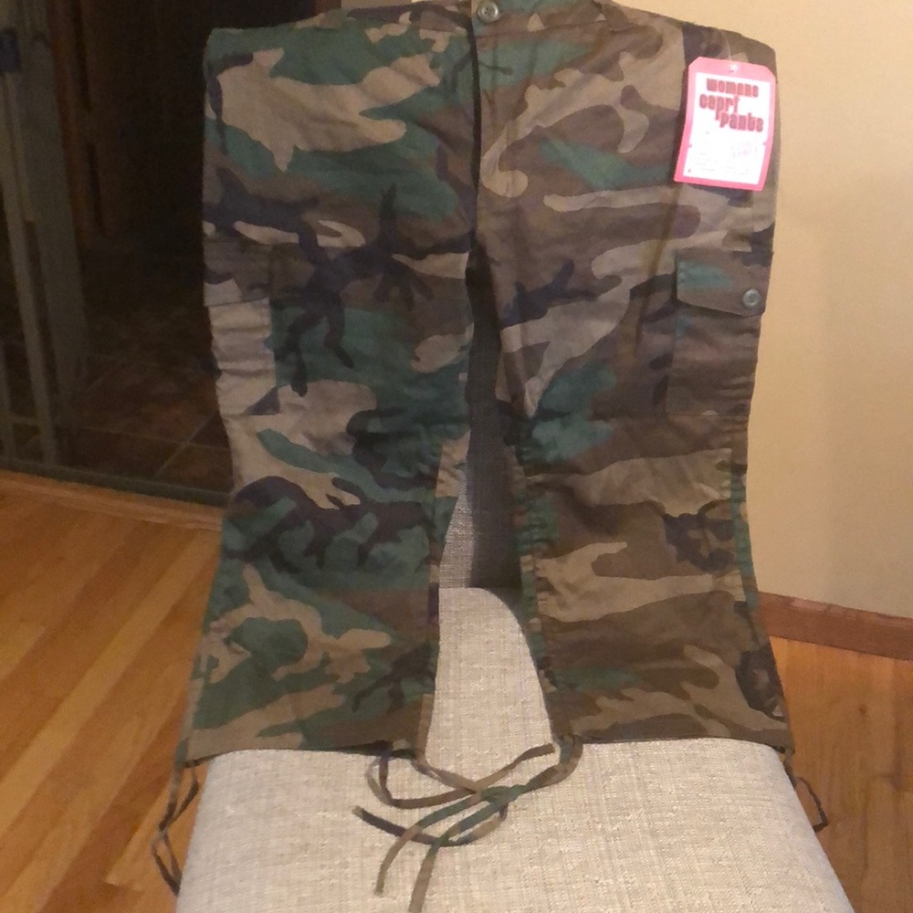 Camouflage Capri